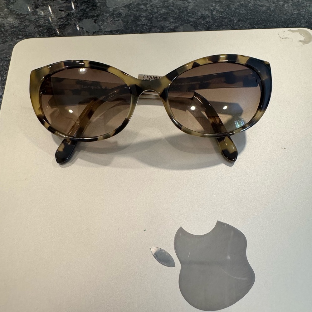 Tortoise Shell Sunglasses - Picture 1 of 3